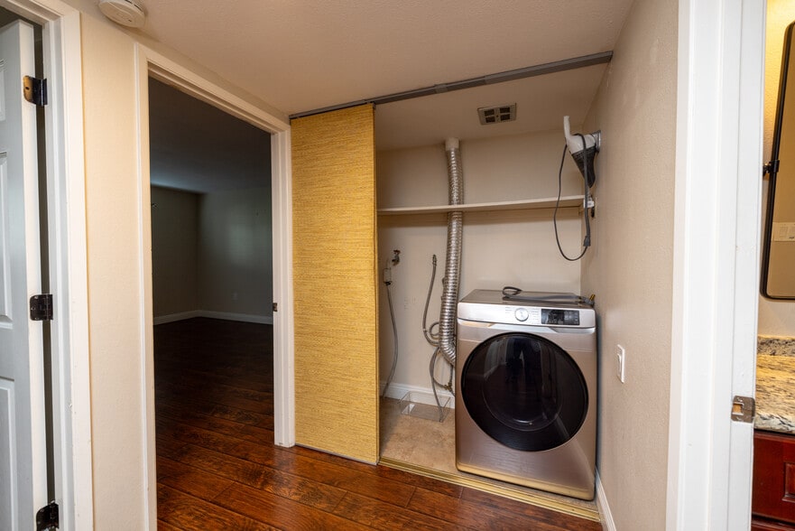 Building Photo - 3168 Via Vista