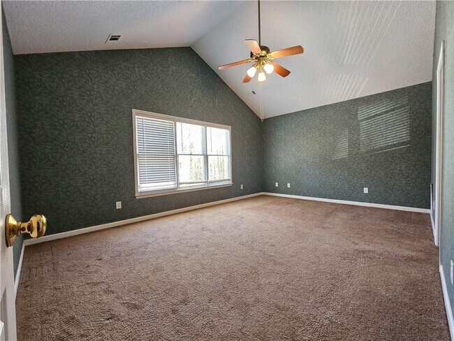 Building Photo - 2825 Binghampton Ln