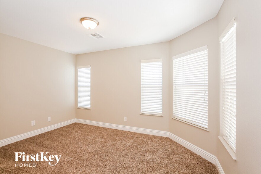 Building Photo - 6236 Little Elm St