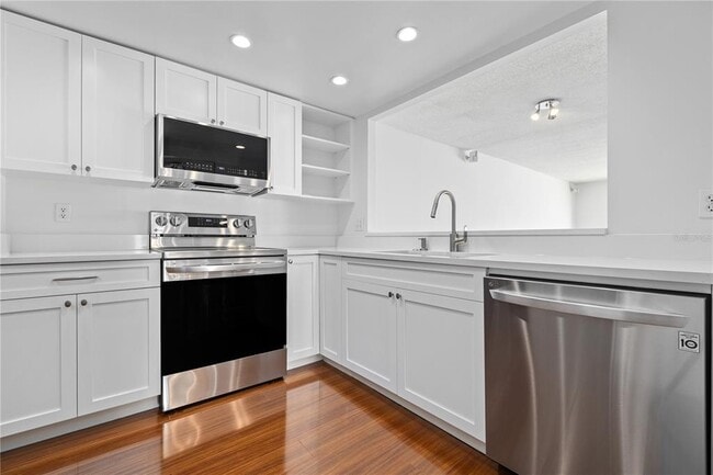 Building Photo - 2611 Bayshore Blvd