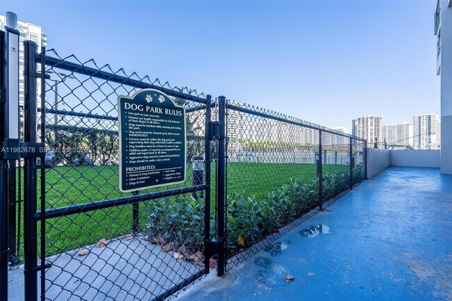 Building Photo - 18071 Biscayne Blvd