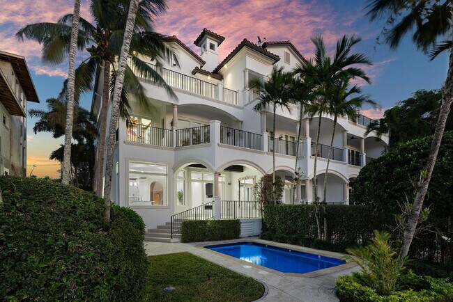 Building Photo - 549 NE 19th Ave