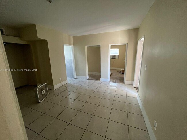 Building Photo - 1221 Miner Rd