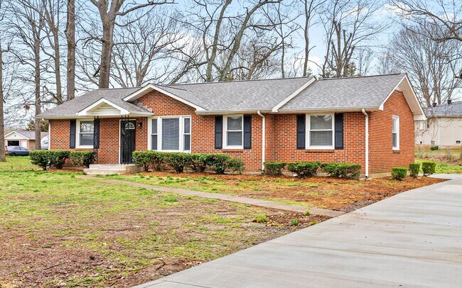 Building Photo - 2522 Timberwood Dr