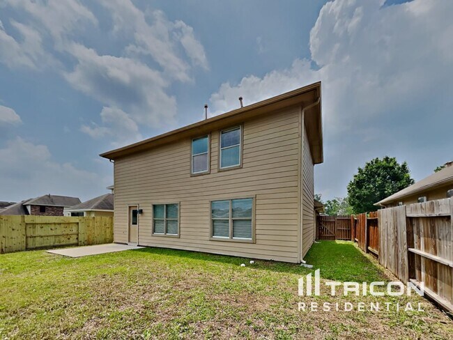 Building Photo - 18432 Sunrise Oaks Ct