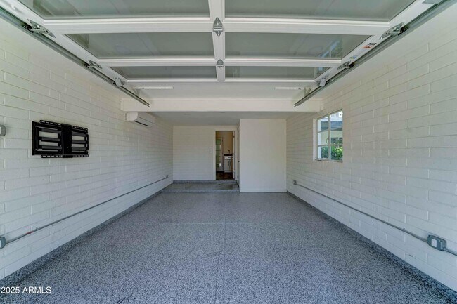 Building Photo - 4019 E Turney Ave