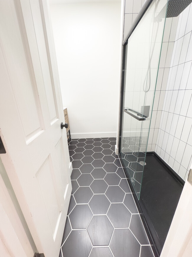 Shower with rainfall shower head - 1927 S 9th St