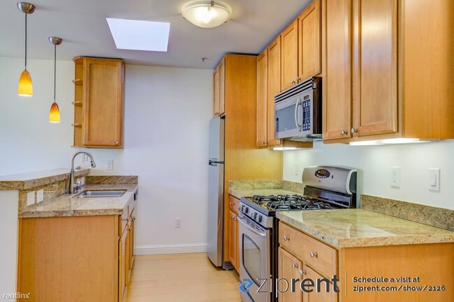 Building Photo - 1 br, 1 bath Condo - 470 Clementina Street...