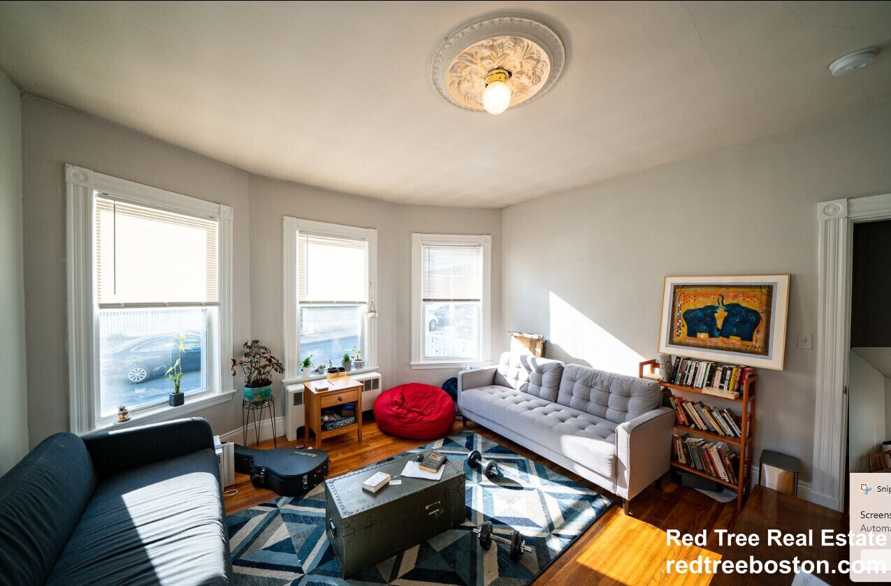 Building Photo - 63 Hillside St