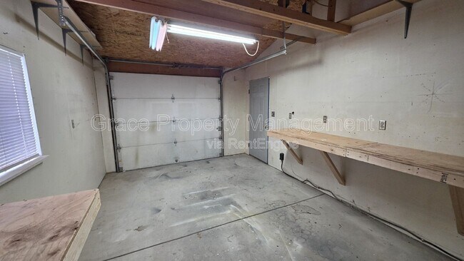 Building Photo - 270 Beryl Way
