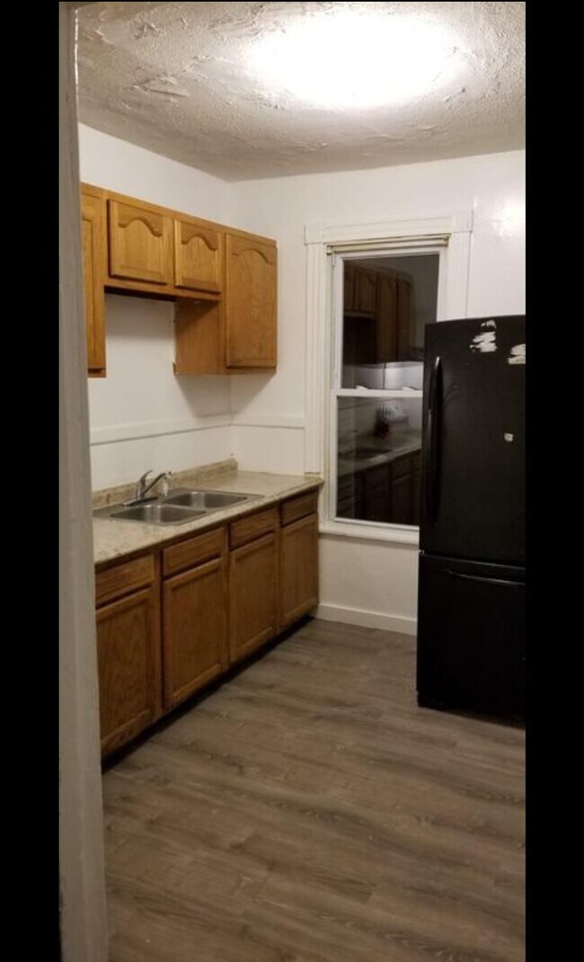 Primary Photo - 826 schuylkill ave