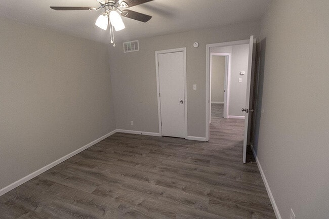 Building Photo - 7300 N Moberly Dr