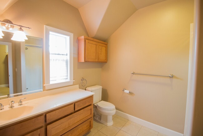 Building Photo - Beautiful Home in Historic Jacksonville