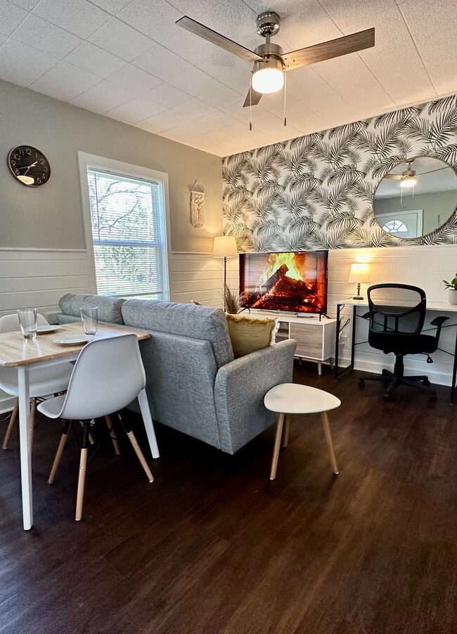 Building Photo - 528 Fleming St