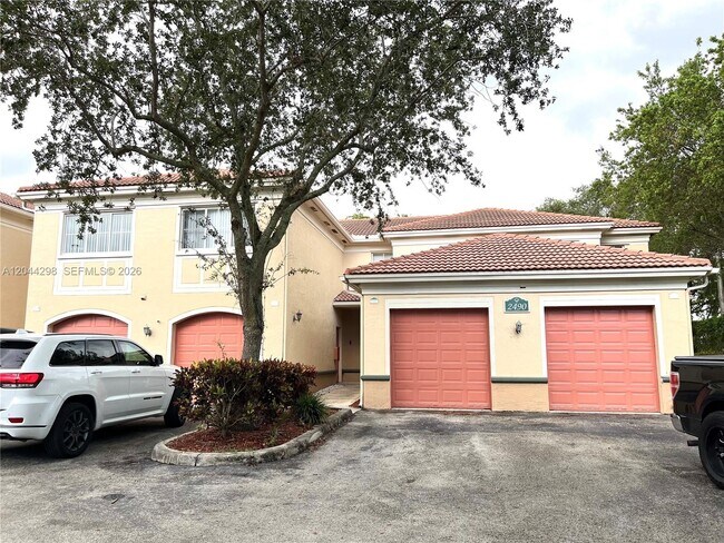 Building Photo - 2490 Centergate Dr