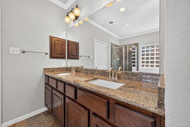 Building Photo - 50 Vershire Cir