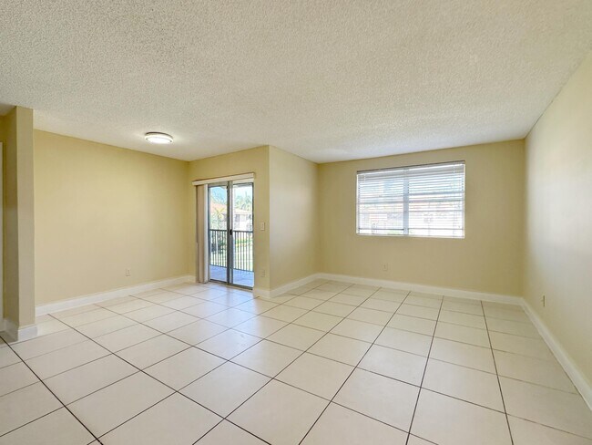 Building Photo - 1241 SW 46th Ave