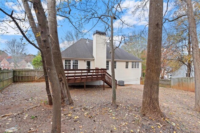 Building Photo - 16 Valleyside Dr