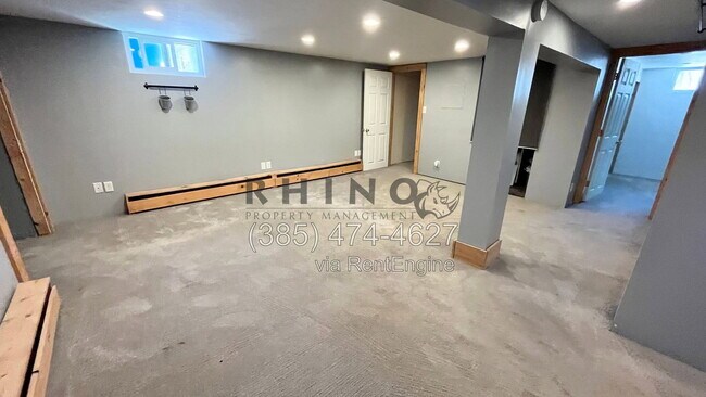 Building Photo - 943 W Briarcliff Ave