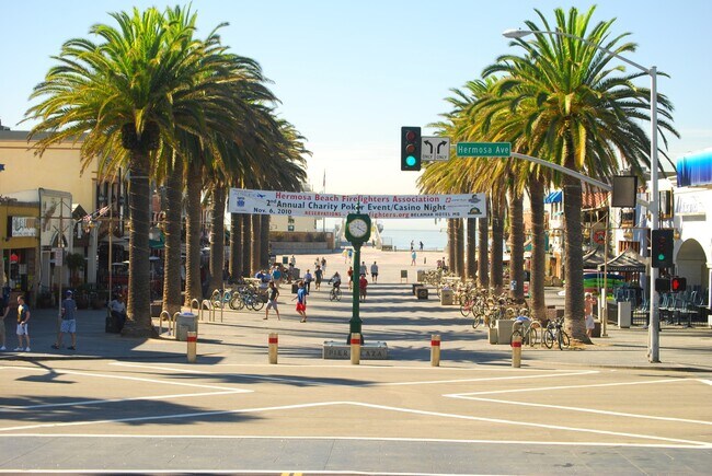 Building Photo - 1018 7th St