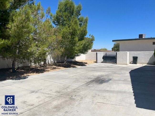 Building Photo - 16181 Tuscola Rd