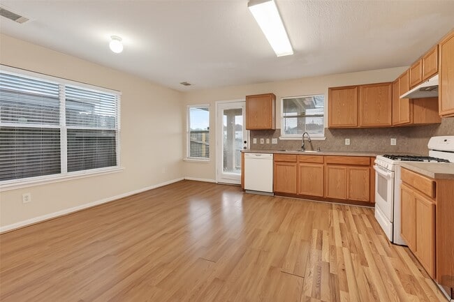 Building Photo - 13410 Blue Swallow Dr