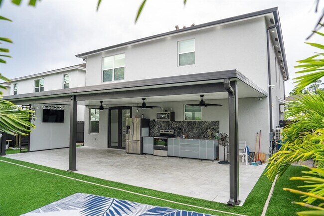 Building Photo - 12972 SW 265th Terrace
