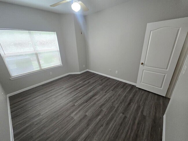 Building Photo - 6000-14 Shepherd Mountain Cove