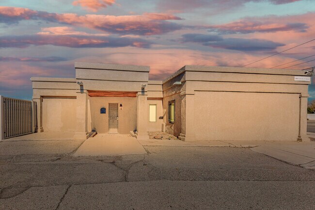 Building Photo - 5717 Edith Blvd NE