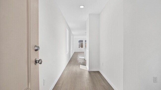 Building Photo - 26911 Dalmatian Bellflower Dr