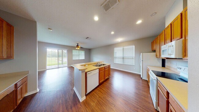 Building Photo - 4-BR 2.5 BA   AVALON PARK SOUTH