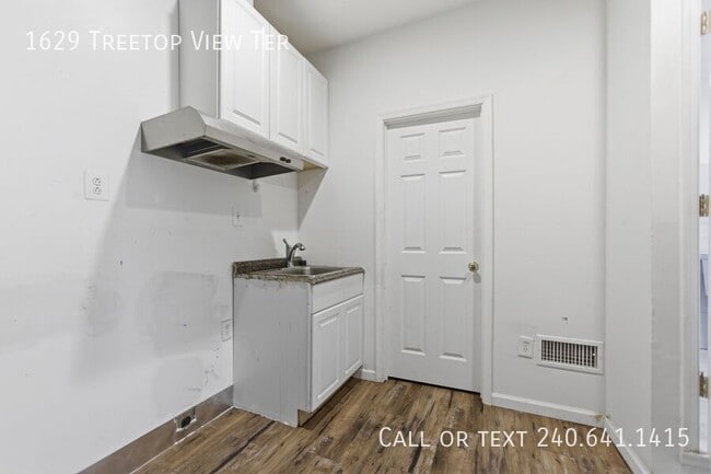 Building Photo - 1629 Treetop View Terrace