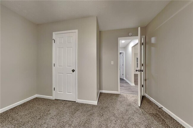 Building Photo - 1304 Stephens Pond View