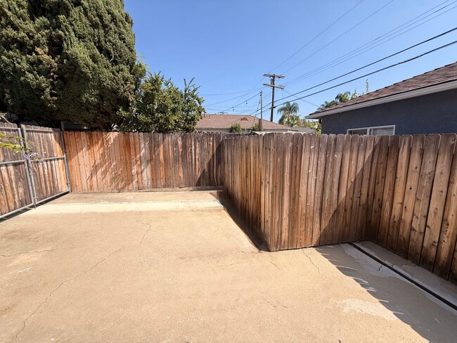 Building Photo - 4232 Verdugo Rd