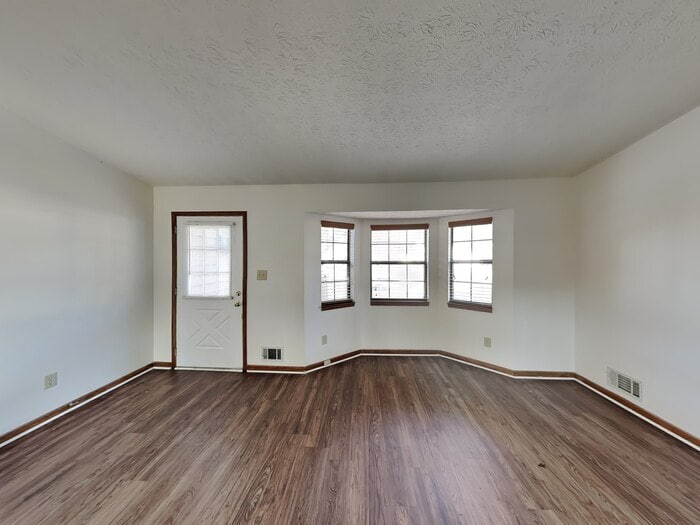 Building Photo - 7319 Exeter Ct