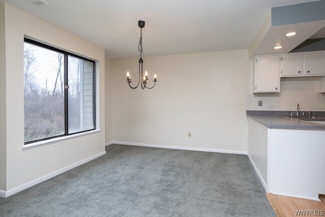 Building Photo - 45 Beehunter Ct