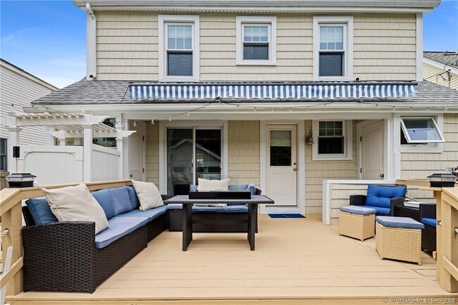 Building Photo - 36 White Sand Beach Rd