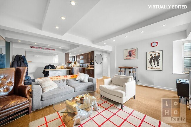 Building Photo - 530 Grand St