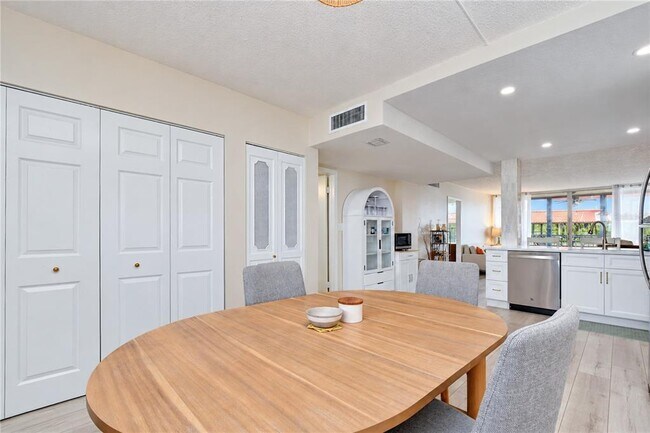 Building Photo - 17580 Gulf Blvd