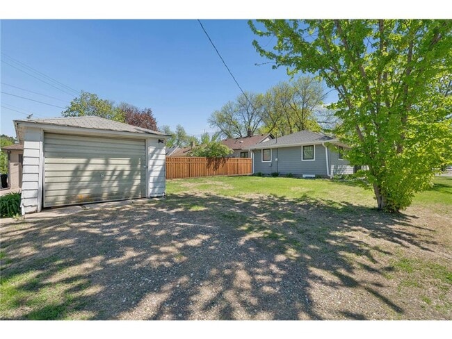 Building Photo - 3100 W 55th St