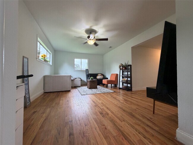 Building Photo - 9507 Vogue Ln