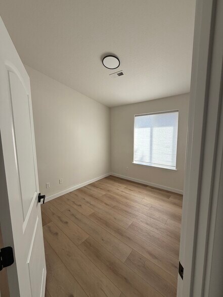 Bedroom 3 - 1033 Northeast Kayak Loop