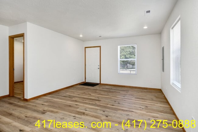 Building Photo - 2320 N Taylor Ave