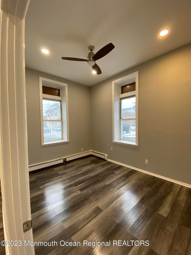 Building Photo - 230 N 19th St