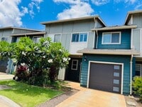 Building Photo - 3 Bedroom, 2.5 Bathroom with 1 Enclosed Pa...
