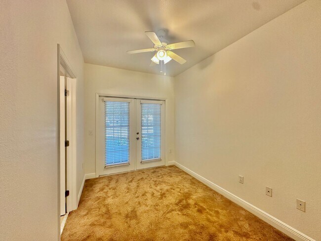 Building Photo - 2926 SW 35th Pl