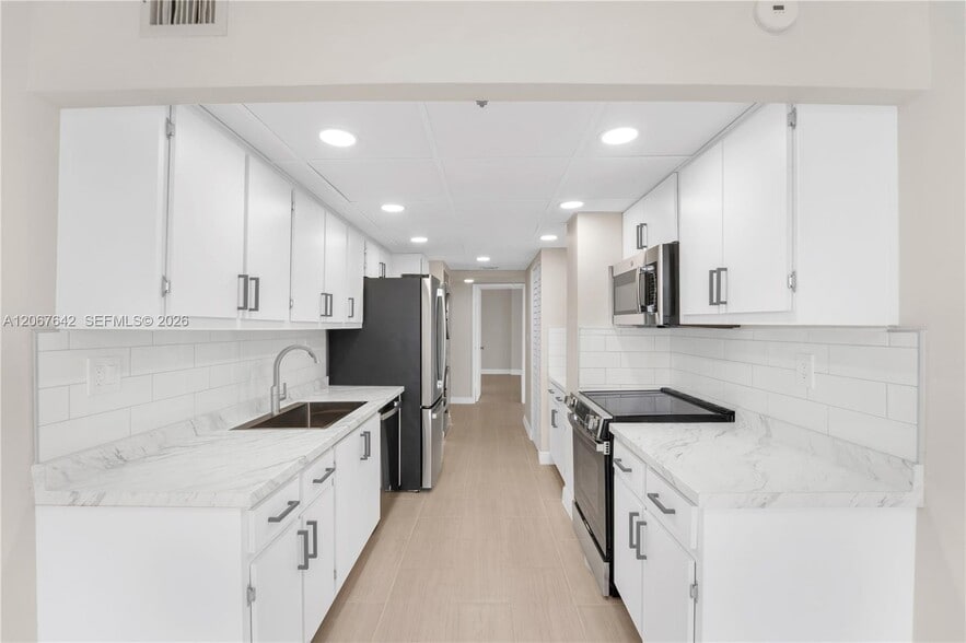 Building Photo - 290 174th St