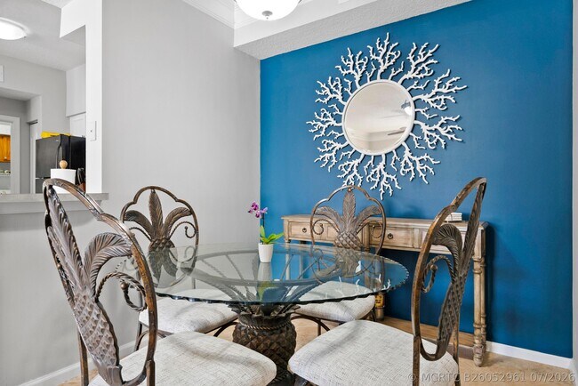 Building Photo - 3303 Myrtlewood Cir E