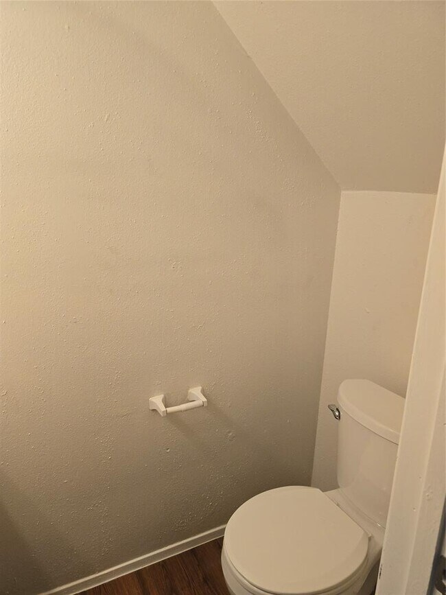 Building Photo - 7108 Creekside Dr