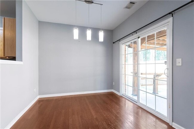 Building Photo - 1126 Treymont Ln SW
